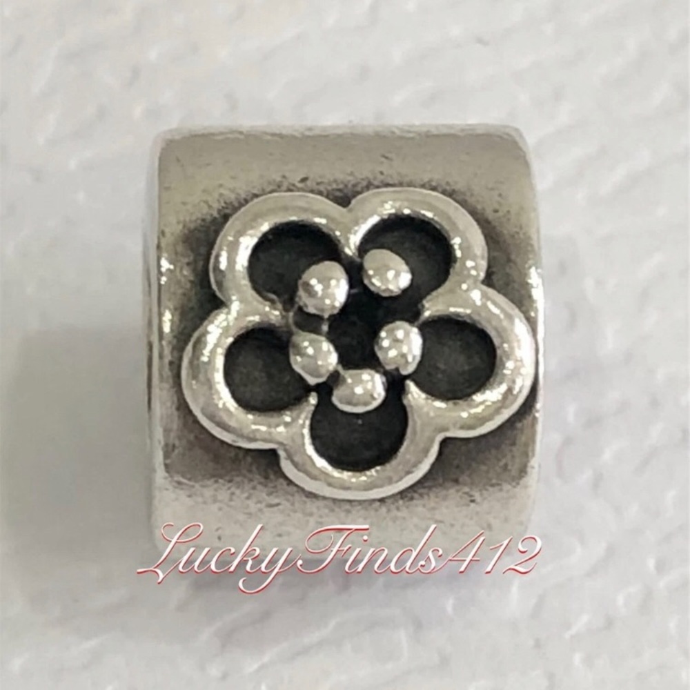 Authentic Pandora Daisy Flower Charm Retired